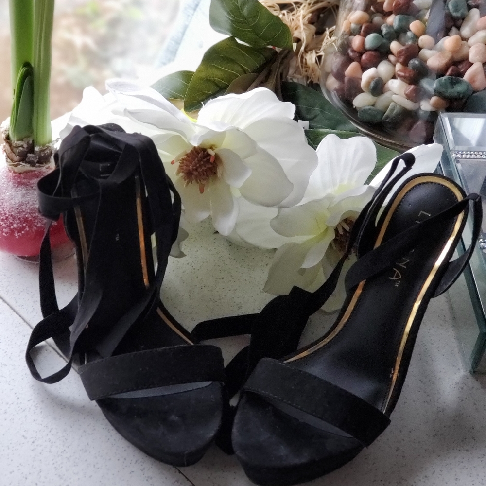 Shoes - Picture 2 of 2